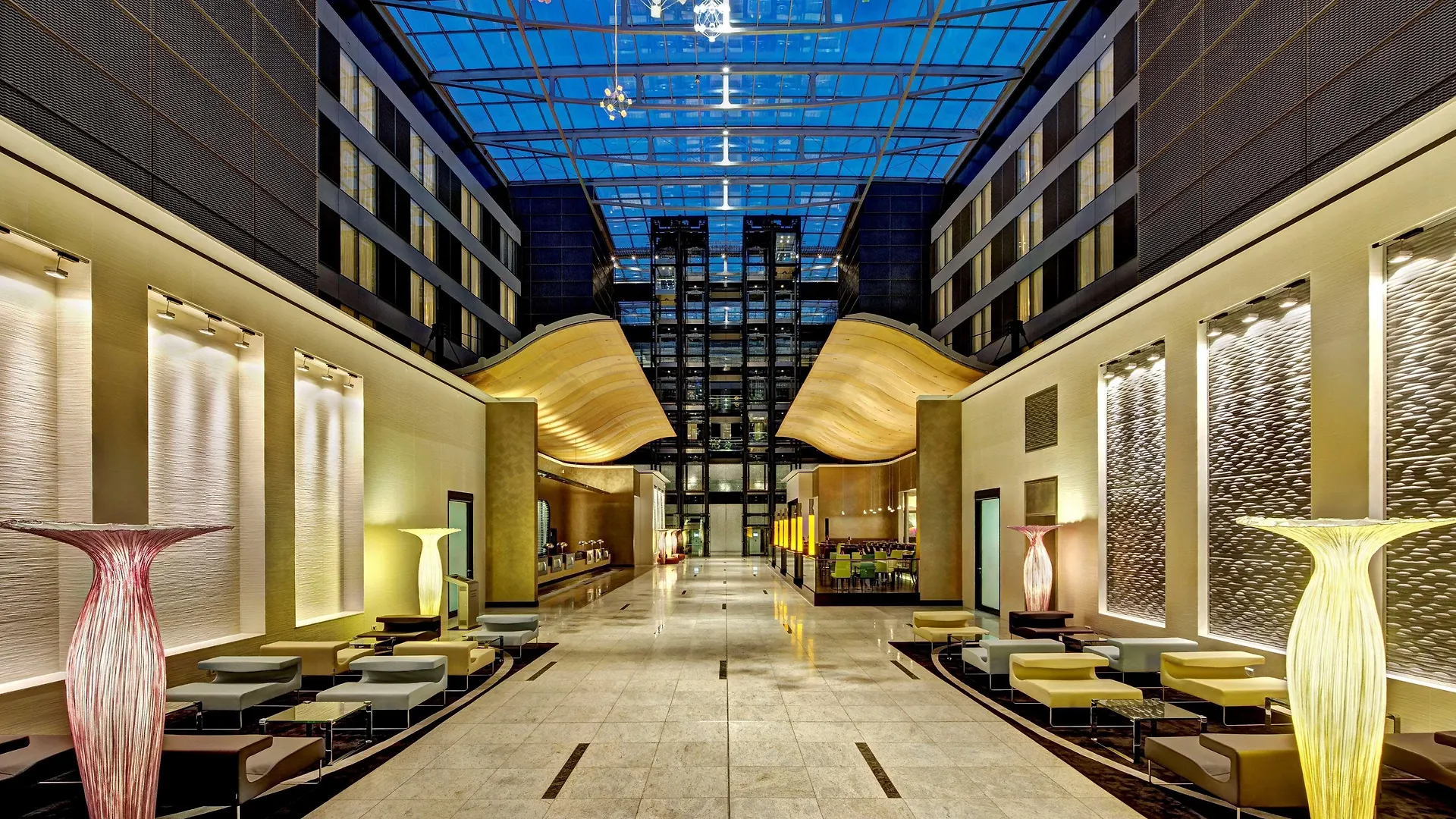 מלון פרנקפורט Hilton Frankfurt Airport