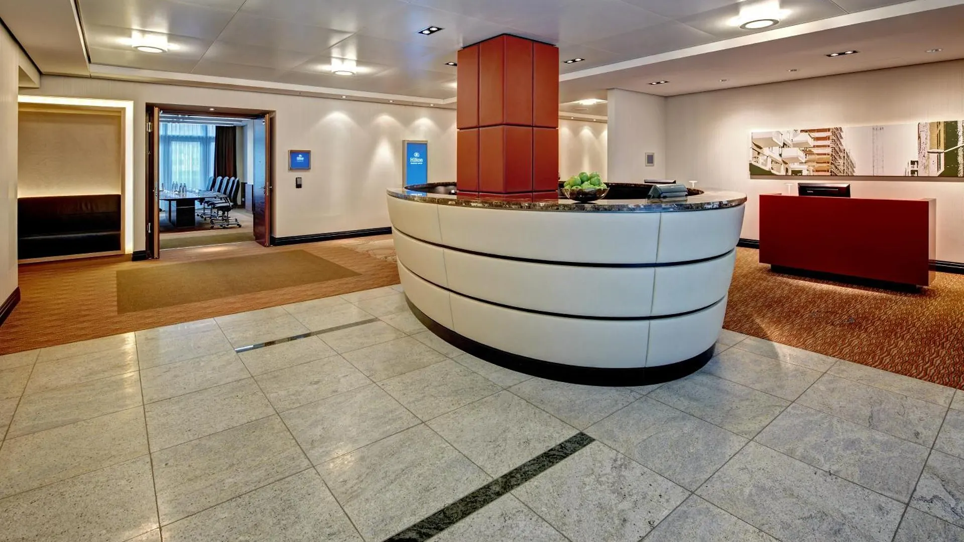 מלון פרנקפורט Hilton Frankfurt Airport