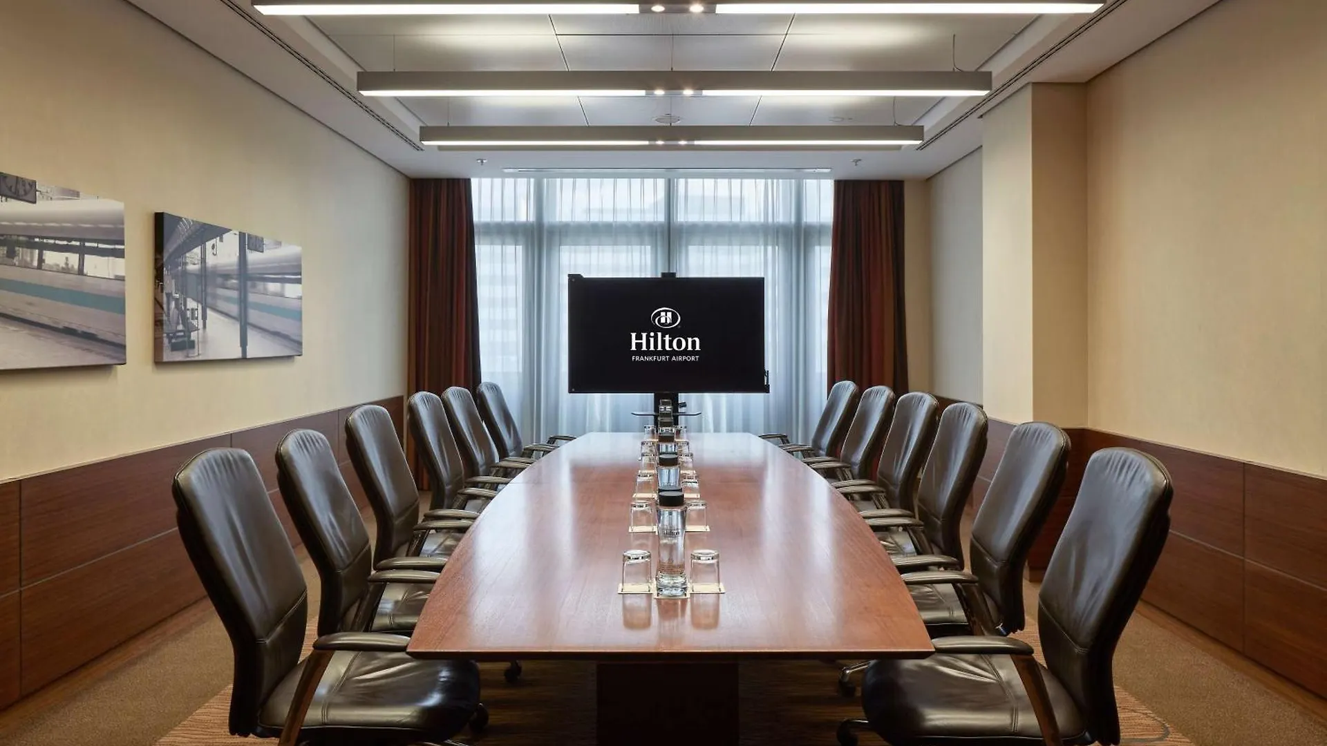 מלון פרנקפורט Hilton Frankfurt Airport