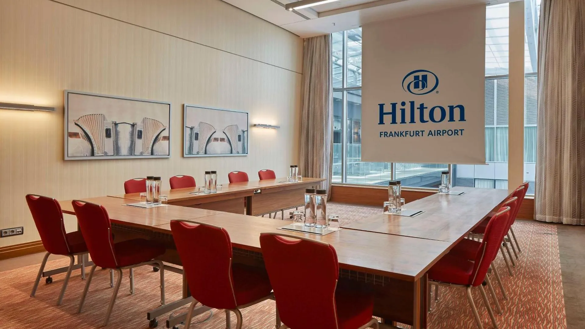 מלון פרנקפורט Hilton Frankfurt Airport 4*,