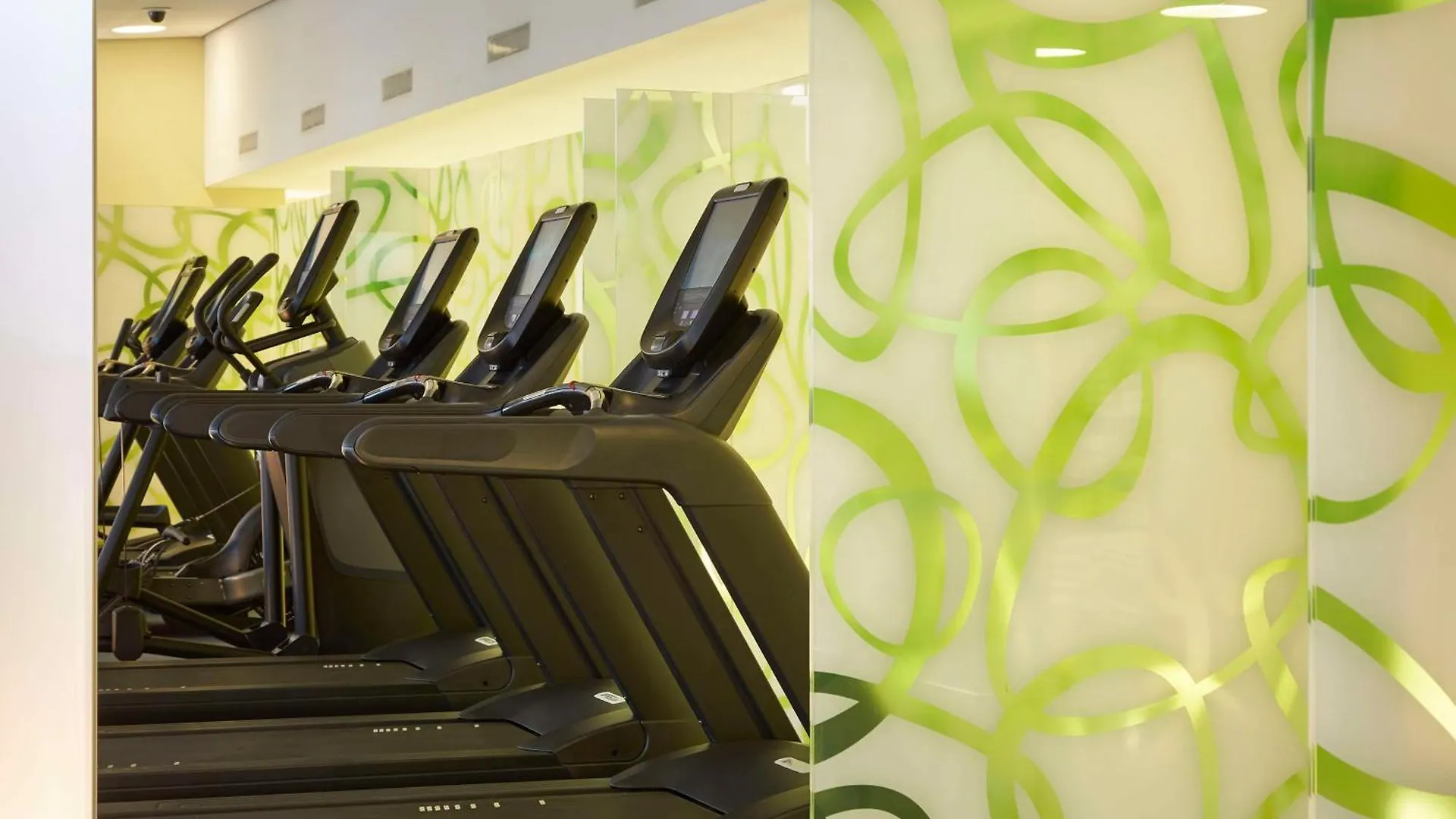 מלון פרנקפורט Hilton Frankfurt Airport
