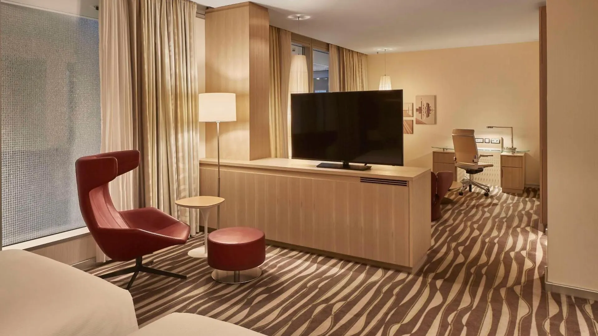 מלון פרנקפורט Hilton Frankfurt Airport