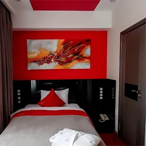 Mildom Premium 3* الماتي